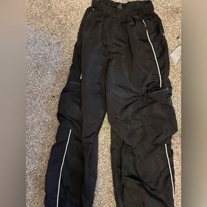 I’m selling because I don’t wear but they are really comfy and soft